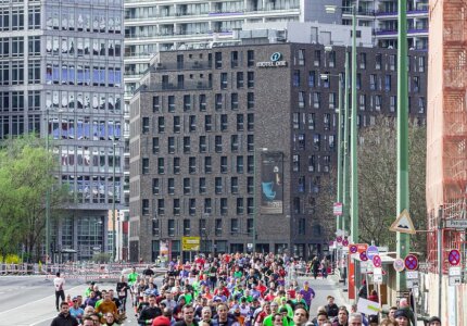 marathon runners